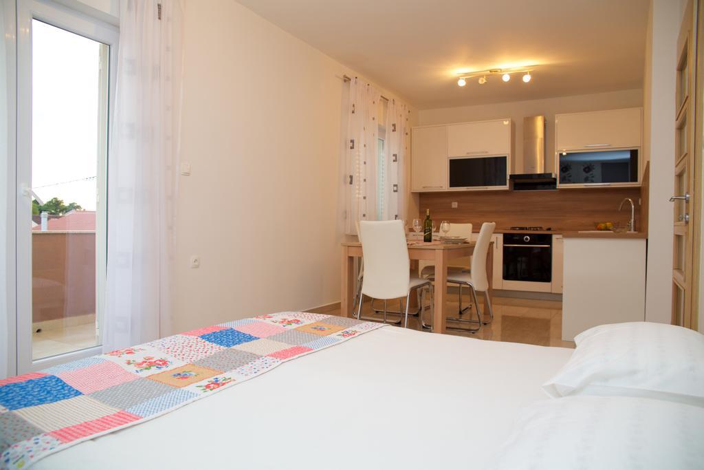 Antonija With Pool Apartment *