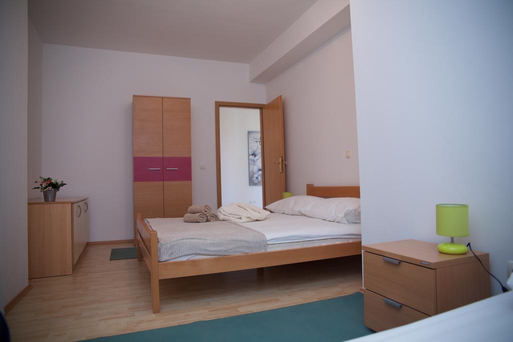 Apartment Antonija With Pool *