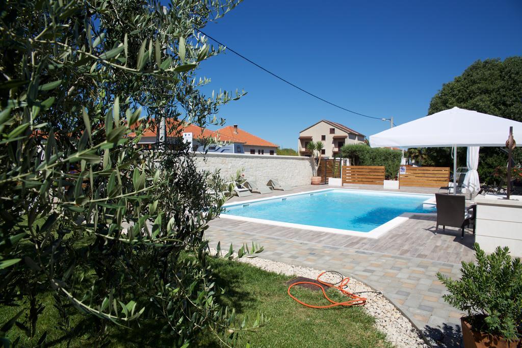 Antonija With Pool Biograd Na Moru