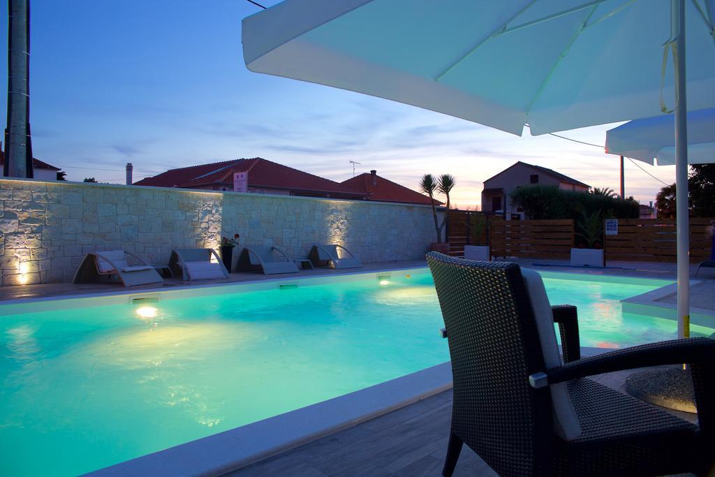 Antonija With Pool Apartment